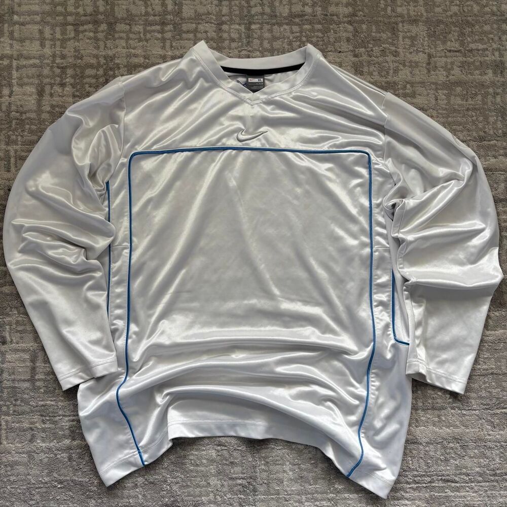 Nike Men's White and Silver Shirt